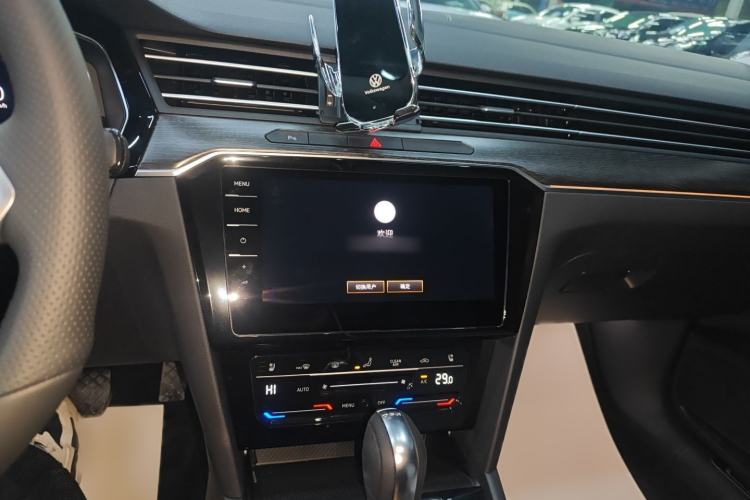 Used Volkswagen Magotan 2025 Revised Version 2 Zhongxiang Edition 330TSI DSG Luxury Trim
