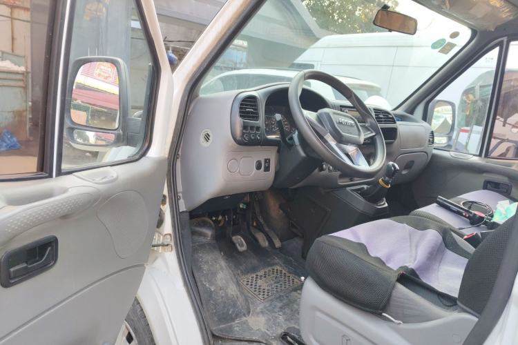 Used JMC Transit 2017 2.8T Commercial Version Short Wheelbase Mid-Roof 6/7/8-Seater JX493
