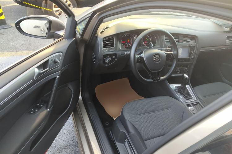 Used Volkswagen Golf 2015 1.6L Automatic Comfort Model
