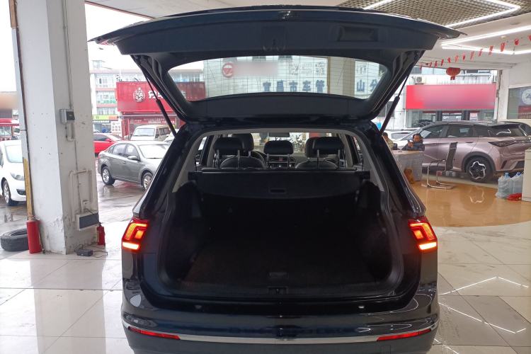 Used Volkswagen Tiguan L 2021 330TSI Automatic Two-Wheel Drive Smart Edition