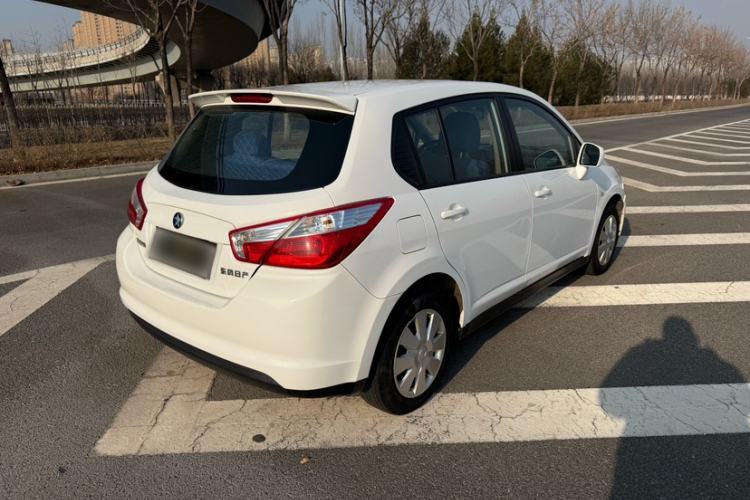 Used Venucia R50 2015 1.6L Manual Fashion Edition