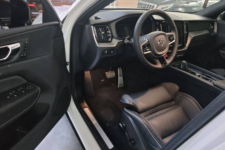 Used Volvo XC60 2022 B5 4x4 Smart & Advanced Sport Edition
