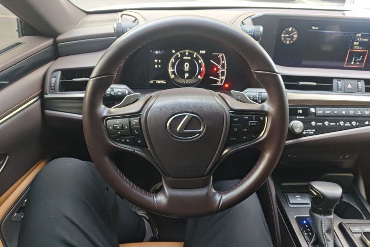Used Lexus ES 2020 200 Excellence Edition
