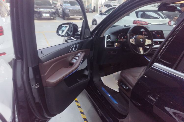 Used BMW X5 2022 Restyled xDrive 30Li Luxury Version M Sport Package
