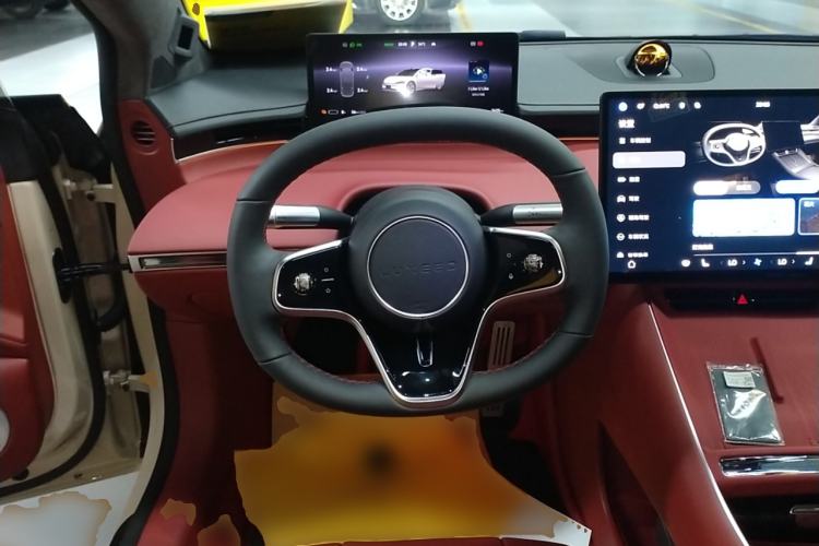 Used Hima Luxeed S7 2025 705 km Max
