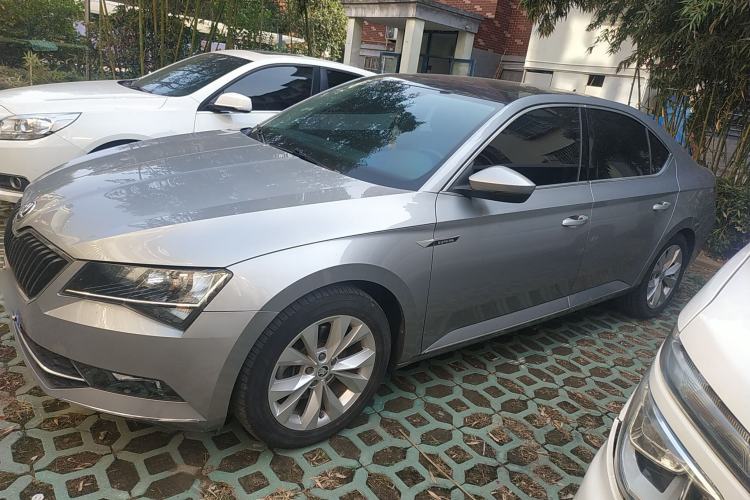 Used Skoda Superb 2016 TSI330 DSG Innovation Edition
