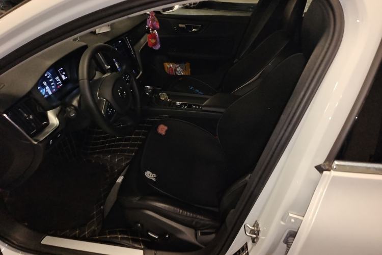 Used Volvo S60 2020 T4 Zhiyi Luxury Edition