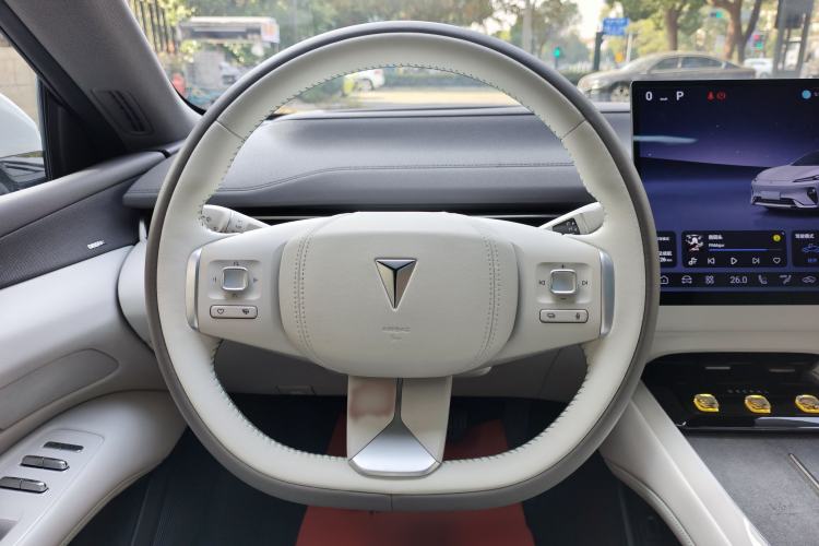 Used  L07 2024 230Max Qiankun Intelligent Driving ADS SE Range-Extended Version
