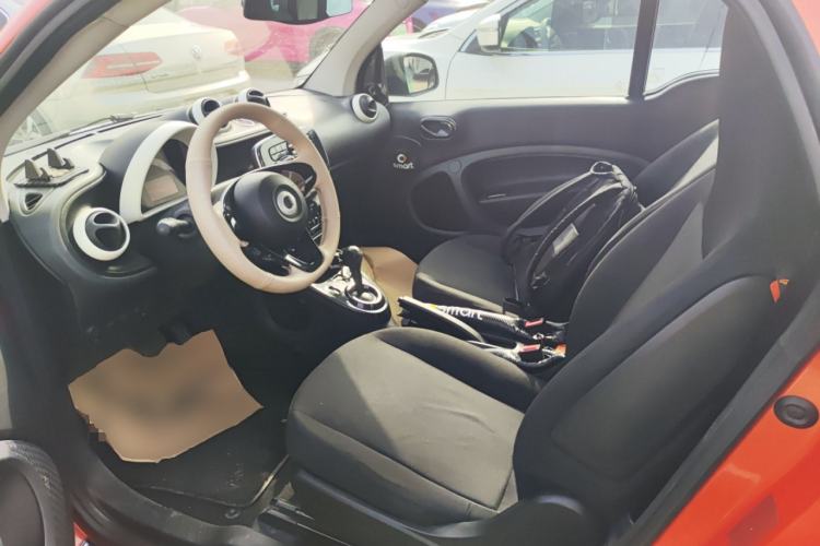 Used  fortwo 2015 1.0L 52 kW hardtop Dynamic version
