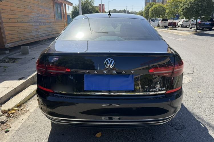 Used Volkswagen Passat 2019 380TSI Luxury Edition China VI Standard
