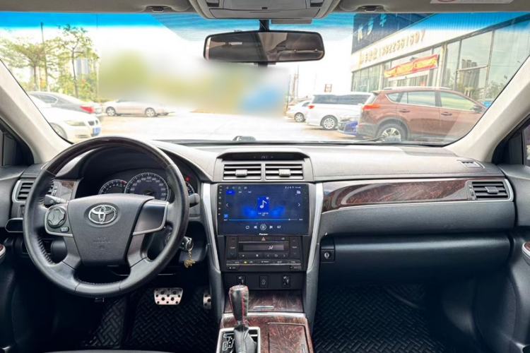 Used Toyota Camry 2016 2.0G 10th Anniversary Leading Edition
