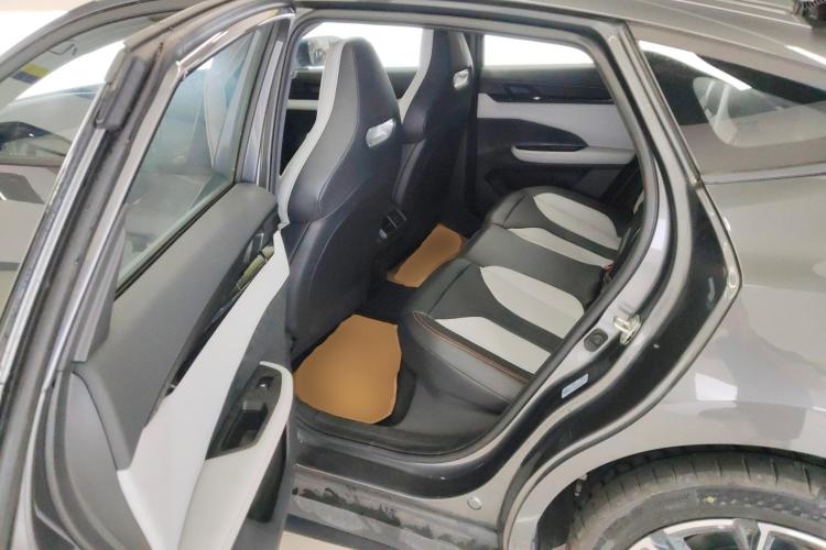 Used Changan UNI-V iDD 2024 Blue Whale Smart Electric iDD 136km Luxury Model
