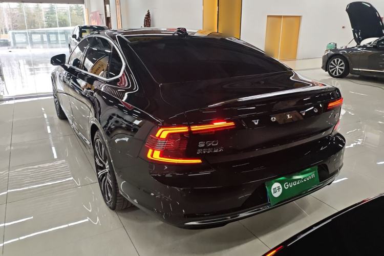 Used Volvo S90 2025 B5 Zhiyuan Luxury Edition
