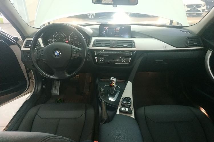 Used BMW 3 Series 2016 320Li Ambition Model
