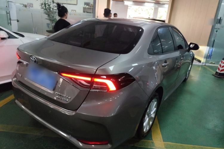 Used Toyota Corolla 2021 Dual-Motor 1.8L E-CVT Elite Edition