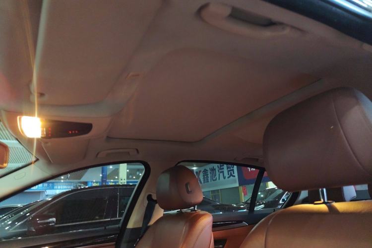 Used BMW 5 Series 2014 525Li Leading Model
