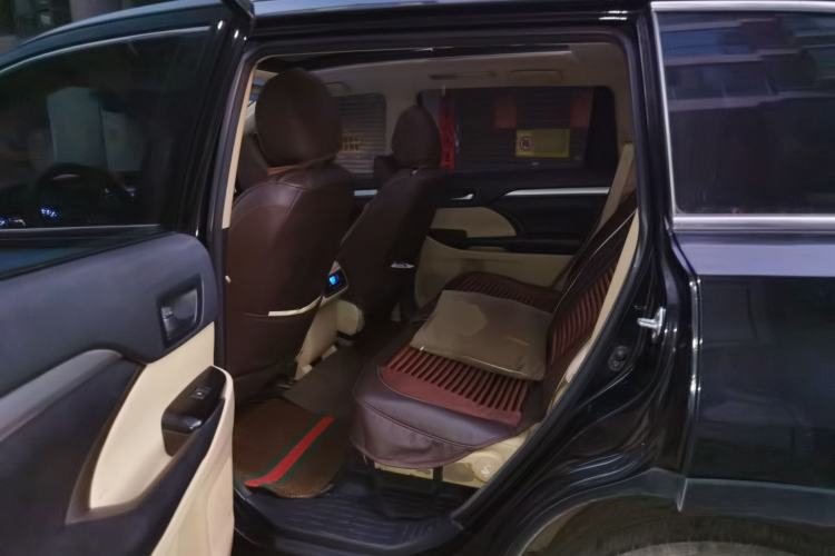 Used Toyota Highlander 2018 2.0T Four-Wheel Drive Luxury Edition 7 Seats China V Emission Standard
