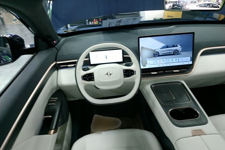 Used  eπ008 2024 636Max All-Electric Version 6 Seats