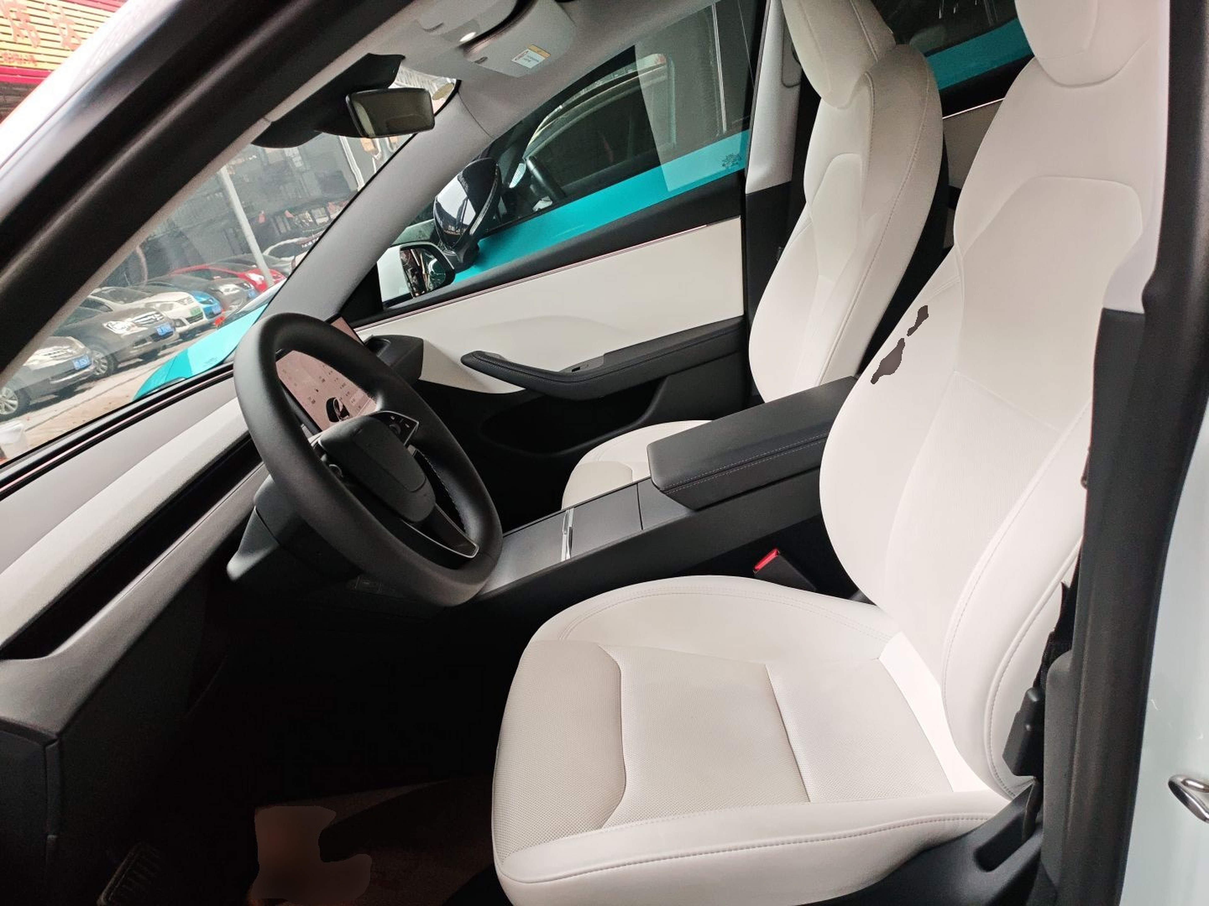 Переднее сиденье в автомобиле