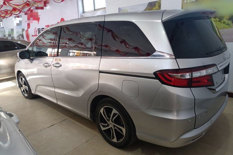 Used Honda Odyssey 2015 2.4L Supreme Edition
