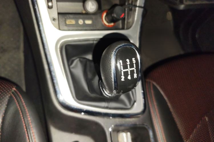 Used Baojun 560 2015 1.8L Manual Luxury Model