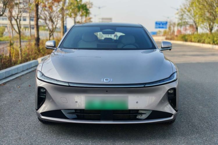 Used  A07 2025 All-Electric "Real Bargain" 525 Luxury Model