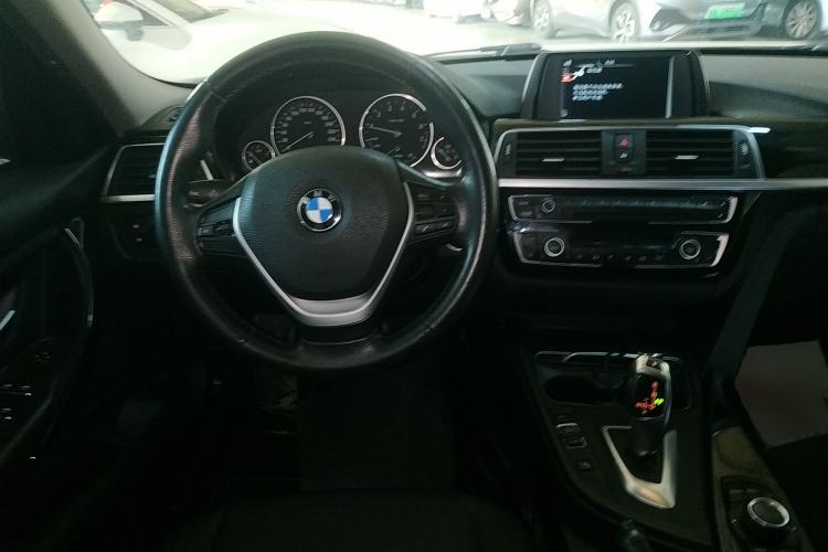 Used BMW 3 Series 2016 320Li Ambition Model
