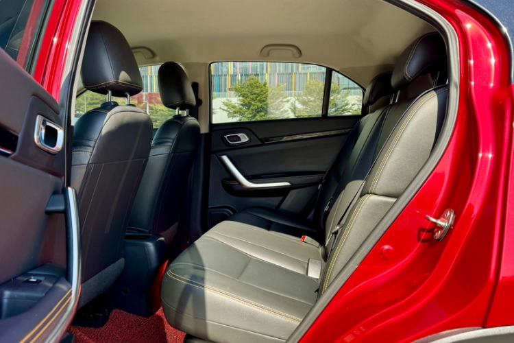 Used Dongfeng Aeolus AX4 2017 1.6L DCT Trendy Style