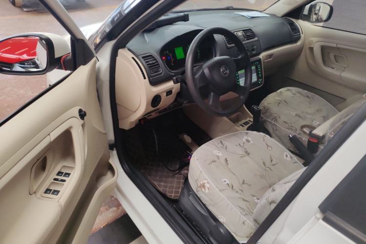 Used Skoda Fabia 2014 1.4L Automatic Crystal Edition
