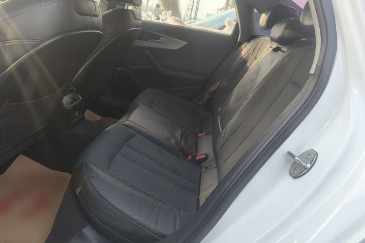 Used Audi A4L 2018 30th Anniversary Edition 40 TFSI Sport Edition
