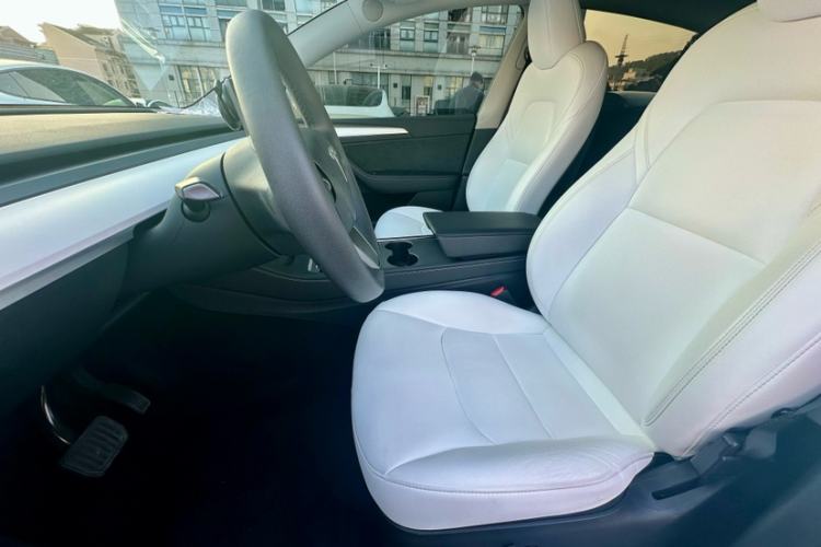 Used Tesla Model Y 2022 Rear-Wheel-Drive Version
