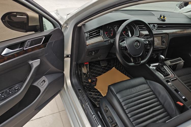 Used Volkswagen Magotan 2018 Facelift 330TSI DSG Luxury Model