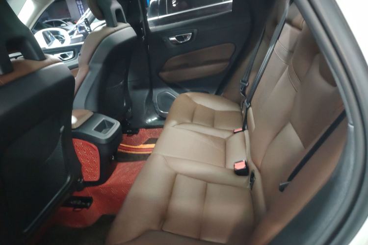 Used Volvo XC60 2019 T5 4x4 Smart Edition China V Standard
