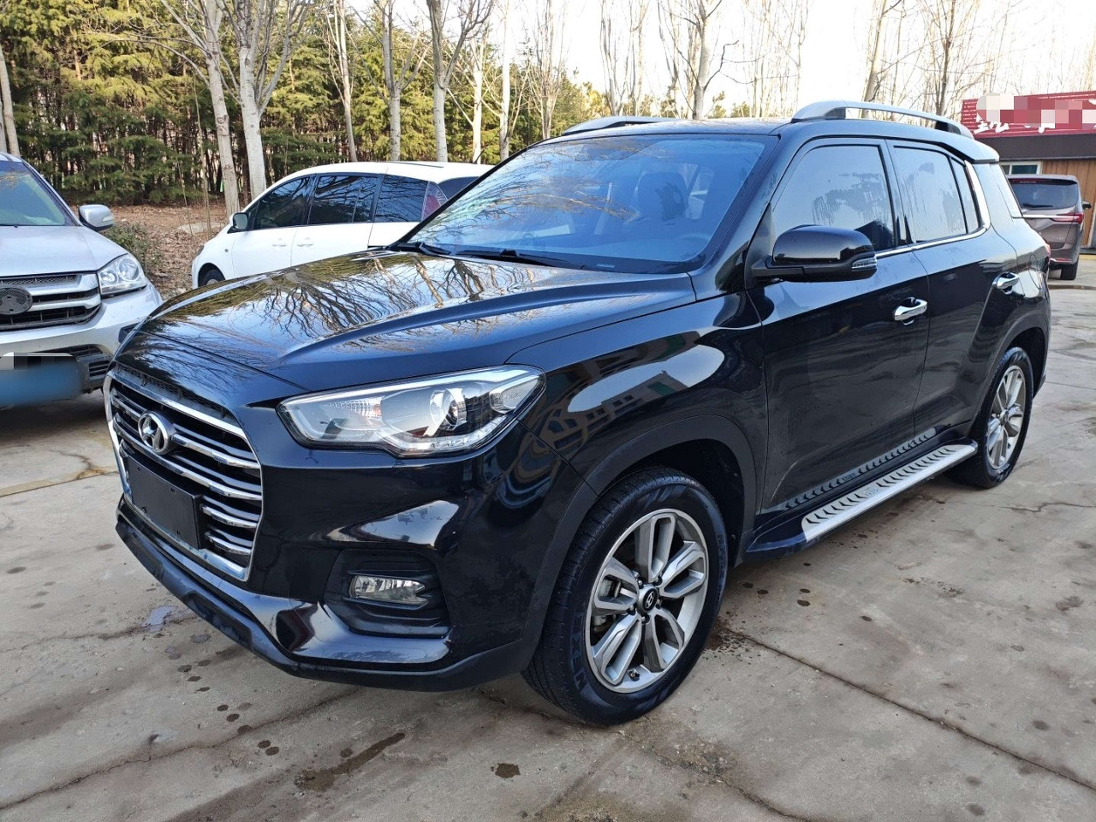 Под передней частью автомобиля