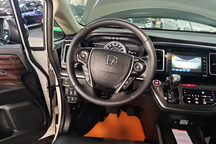 Used Honda Elysion 2016 2.4L Supreme Edition
