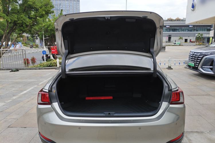 Used Lexus ES 2023 200 Excellence Edition
