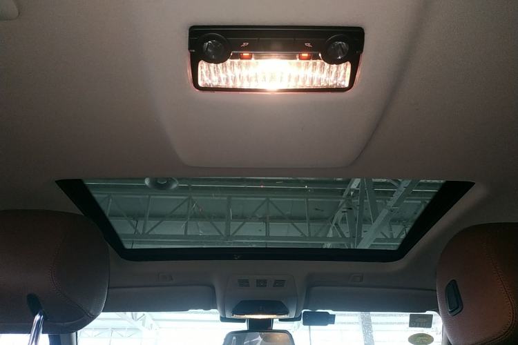 Used BMW 5 Series 2017 525Li Leading Model
