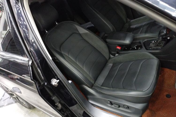 Used Volkswagen Tiguan L 2018 Revised Version 330TSI Automatic Two-Wheel Drive Comfort Edition