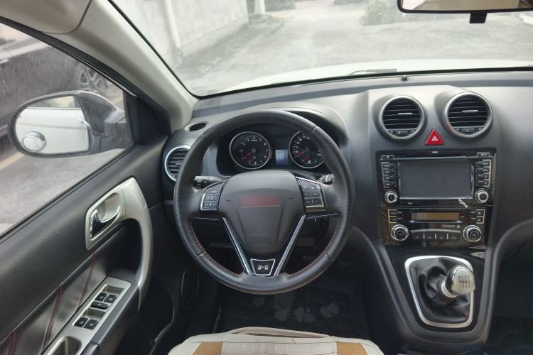 Used Haval H6 2015 Upgraded Model 1.5T Manual Two-Wheel Drive Elite Version
