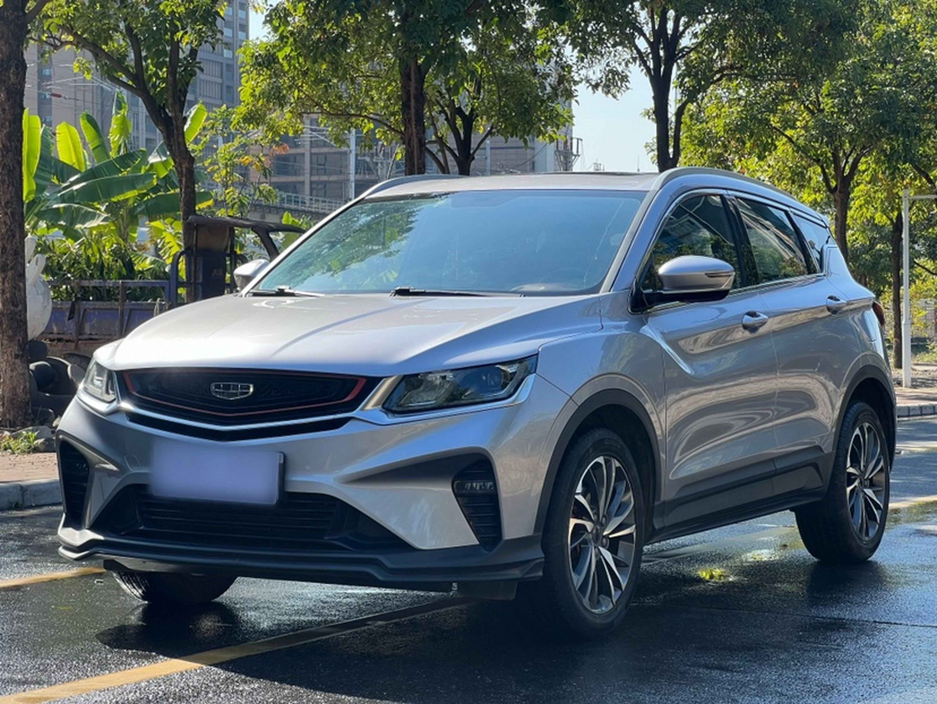 Под передней частью автомобиля