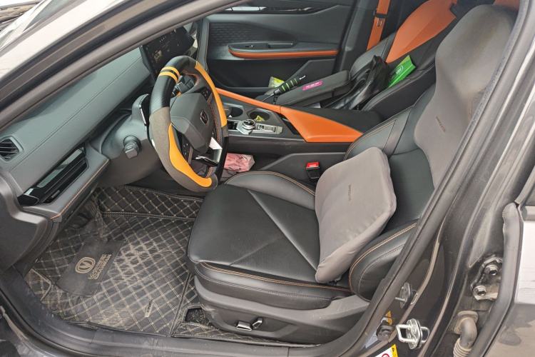 Used Changan UNI-V 2022 1.5T Prestige Version
