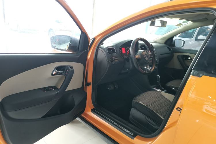 Used Volkswagen Polo 2012 1.6L Cross Polo Automatic Transmission