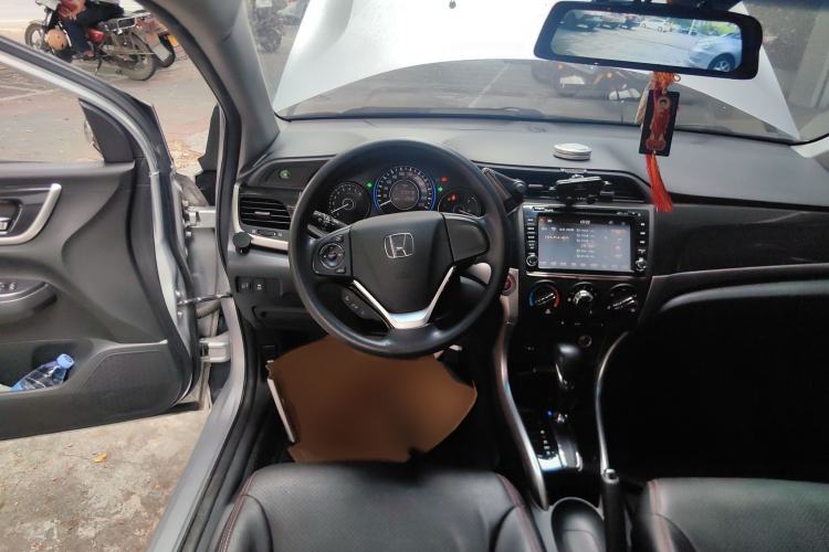 Used Honda Crider 2013 1.8L automatic luxury edition
