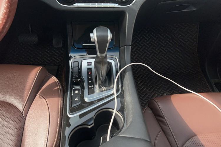 Used Baojun 560 2017 1.5T DCT Flagship Model 7 Seats