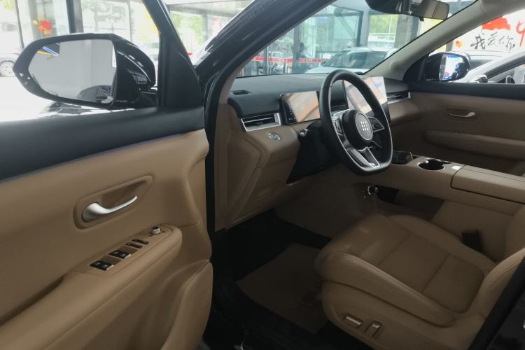 Used  E5 PLUS 2025 120km Standard Travel Custom Edition 7 Seats