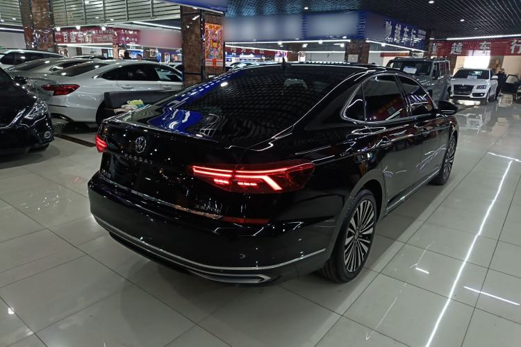 Used Volkswagen Passat 2020 Revised Version 330TSI Luxury Edition China VI Standard
