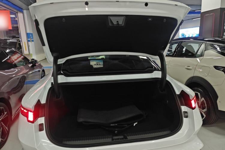 Used Lynk & Co Lynk & Co 10 EM-P 2025 Model 120 Four-Wheel Drive Ultra