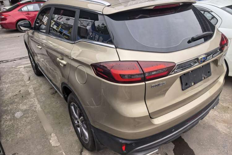 Used Geely Auto Emgrand X7 Sport 2020 1.8TD DCT Two-Wheel Drive Smart Connect 4G-Enabled Version

