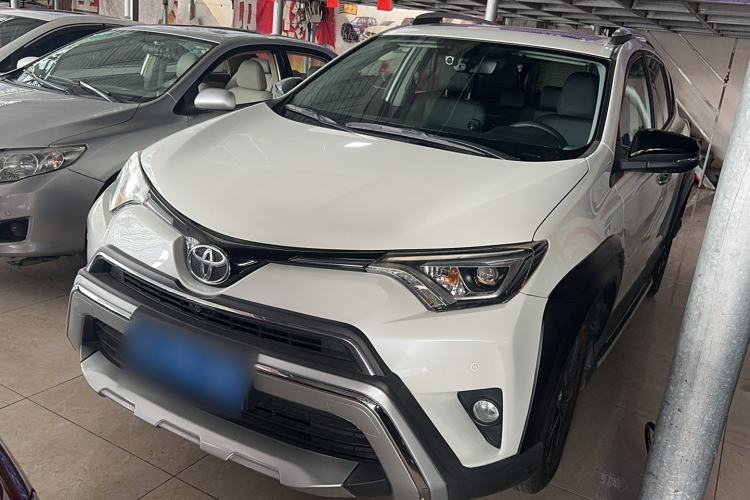 Used Toyota RAV4 2019 2.0L CVT Two-Wheel Drive Fashion X Limited Edition China VI Standard
