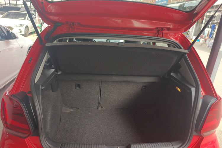 Used Volkswagen Polo 2014 1.6L Automatic Comfort Edition
